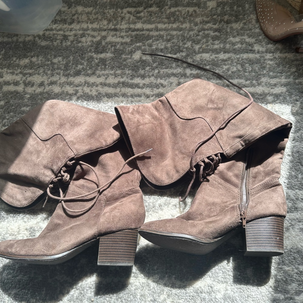 Brown knee high boots - Picture 2 of 2